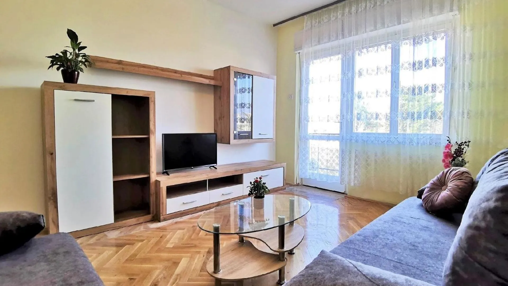 Apartment Jakominic - Balkon, Gartenblick Silo