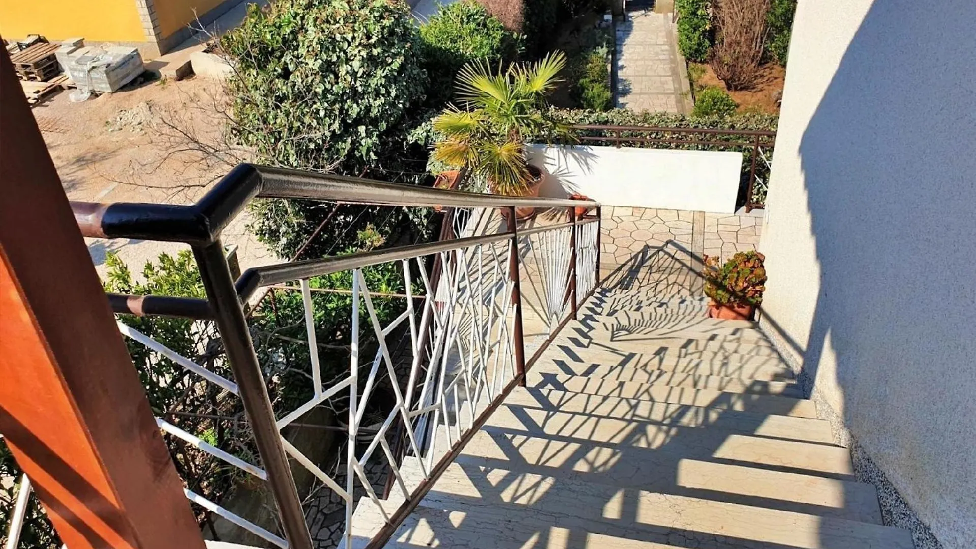 Apartment Jakominic - Balkon, Gartenblick Silo  0*, Silo (Krk) Croatia