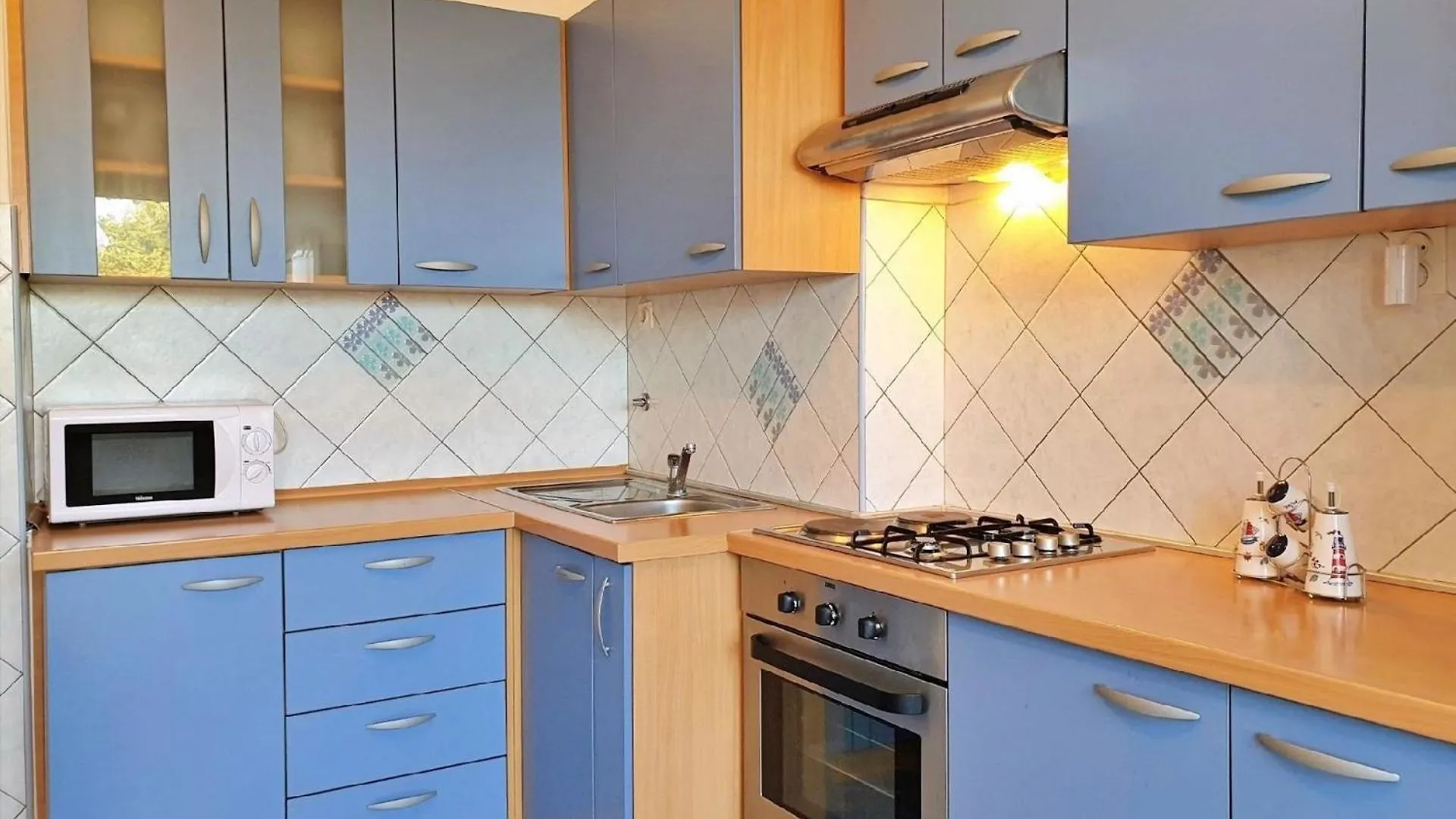 Apartment Jakominic - Balkon, Gartenblick Silo  Croatia